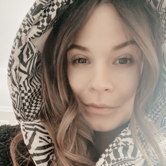 Meet your Posher, Kelly - Picture 1 of 1